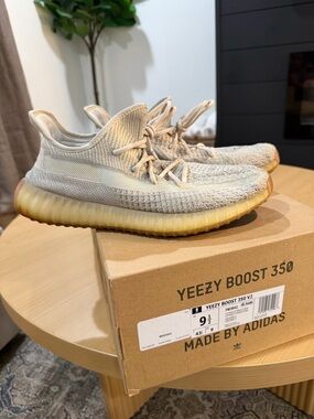 adidas Yeezy Boost 350 V2 Citrin 9.5 Knit Sneakers with Box